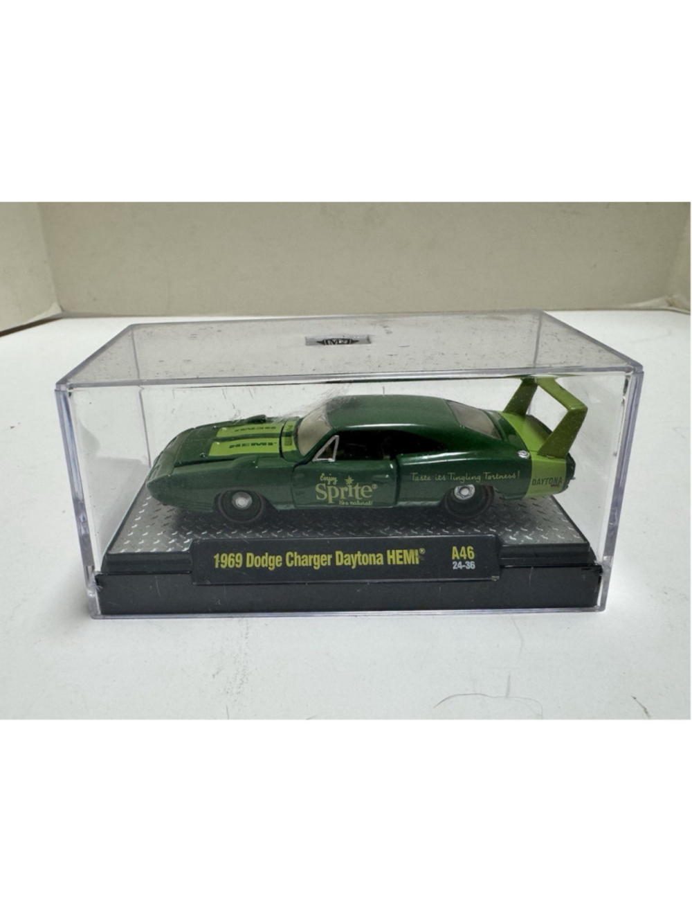 M2 Machines 1969 Dodge Charger Daytona Hemi Sprite Green Die Cast